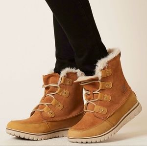 SOREL Explorer Cozy Joan size 7